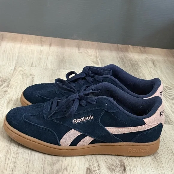 Women’s Reebok Navy & Pink Sneakers - Picture 3 of 5